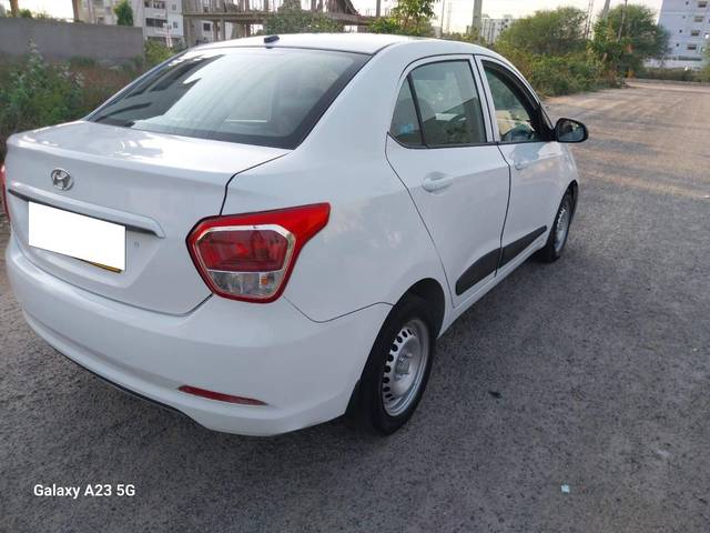 https://images10.gaadi.com/usedcar_image/4536608/original/processed_907fc4759fb19b3581eb3455d65ccf5d.jpg?imwidth=6401