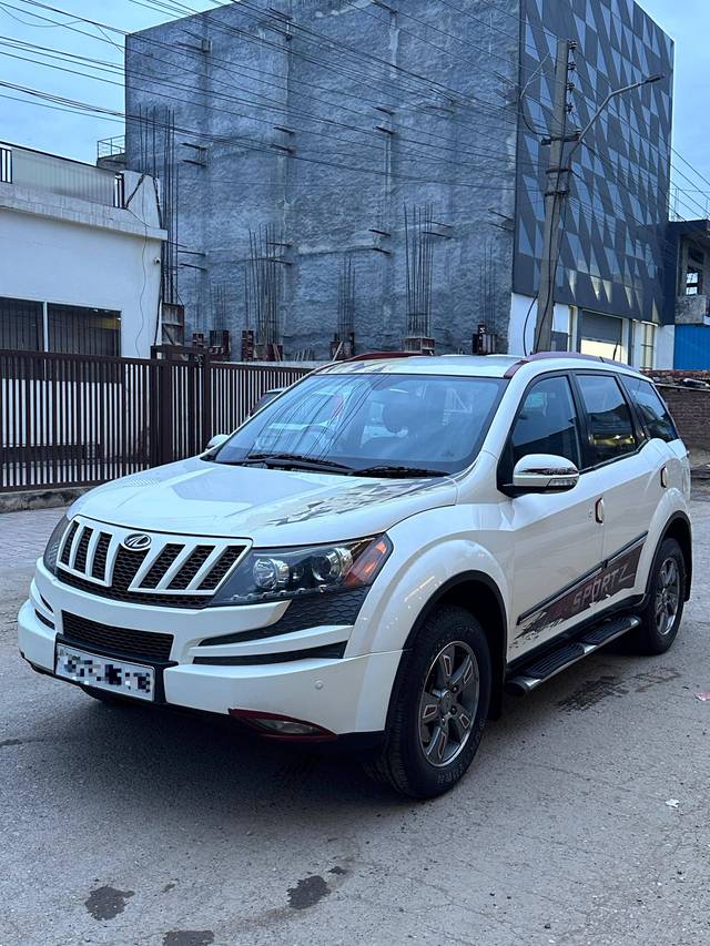 https://images10.gaadi.com/usedcar_image/4536616/original/processed_0eb832690d2d152d20a4f33c1b2674b8.jpeg?imwidth=6402