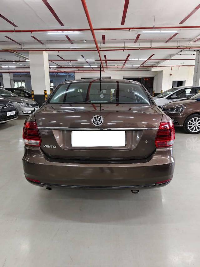 https://images10.gaadi.com/usedcar_image/4536617/original/processed_082c727a2c9e1fdc1719302a96b8b59f.jpg?imwidth=6402