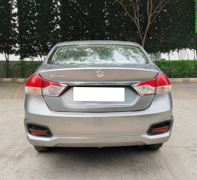 https://images10.gaadi.com/usedcar_image/4536631/original/processed_de9106c17ac2f40fdb3a904850d08240.jpg?imwidth=6402