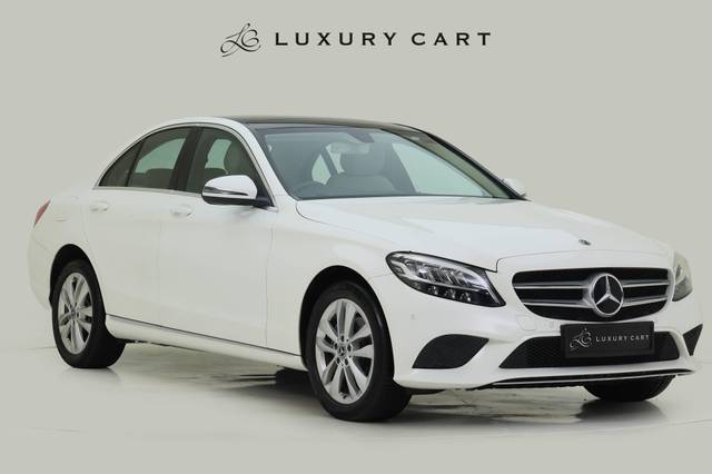 https://images10.gaadi.com/usedcar_image/4536632/original/processed_8f94657c58aa0082483a8cbdcdca98e1.jpg?imwidth=6400