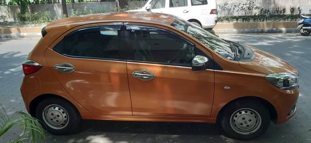 https://images10.gaadi.com/usedcar_image/4536635/original/f8f1d44d81ff1b50b1995eac17cd1466.jpg?imwidth=6401