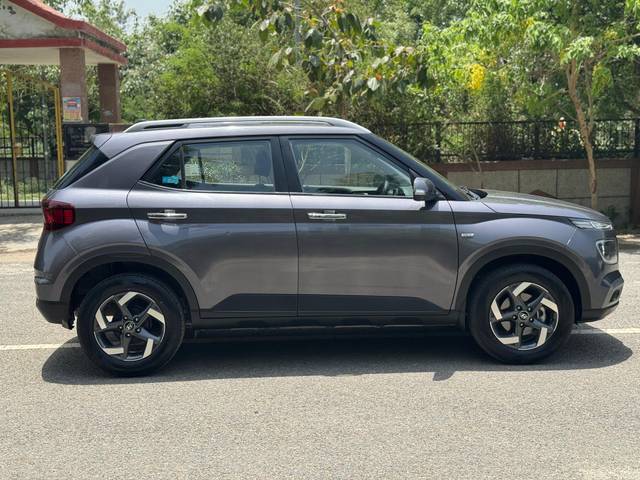 https://images10.gaadi.com/usedcar_image/4536643/original/db71495cce8022da00948f28b9857801.jpg?imwidth=6401