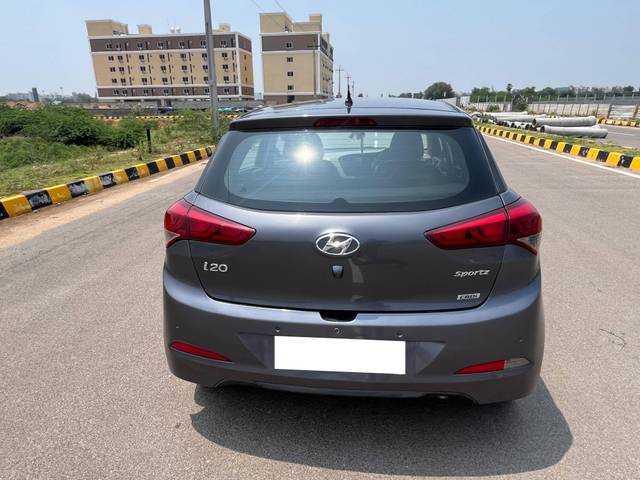 https://images10.gaadi.com/usedcar_image/4536666/original/processed_0d67a5afab33eb2d07481dd175ea0fcd.jpg?imwidth=6401