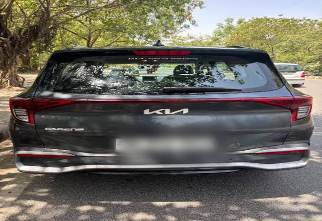https://images10.gaadi.com/usedcar_image/4536676/original/1117a89c-1e2e-4f03-a357-3edbf2ecad60.?imwidth=6400