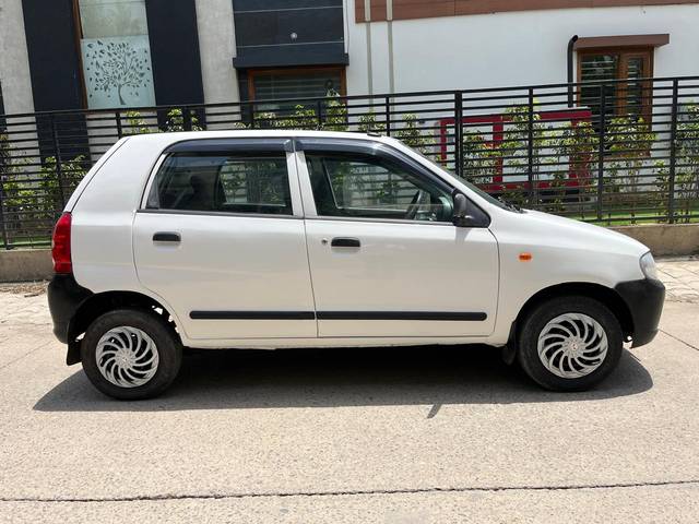 https://images10.gaadi.com/usedcar_image/4536679/original/888a80a5e8c349776a0f41af6e8582ae.jpg?imwidth=6401