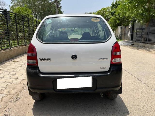 https://images10.gaadi.com/usedcar_image/4536679/original/processed_24eeb8327914e2dfe9ce41b86404c55d.jpg?imwidth=6402