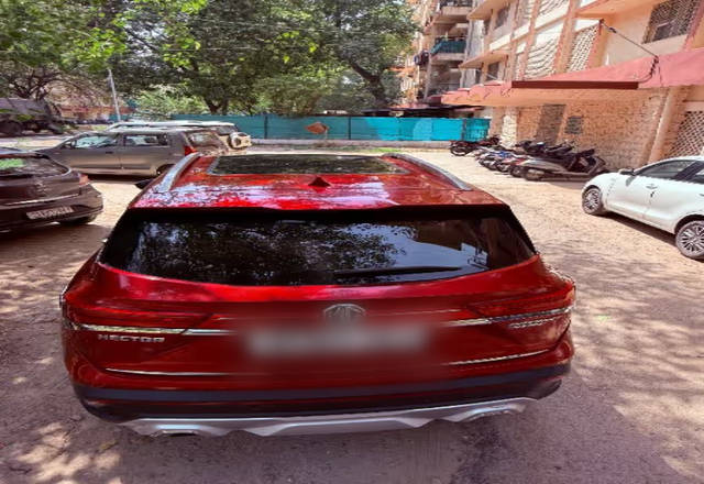 https://images10.gaadi.com/usedcar_image/4536720/original/99feaf9c-d276-42ce-8e28-a38360f1c14a.?imwidth=6402