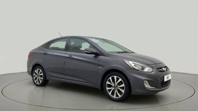 https://images10.gaadi.com/usedcar_image/4536721/original/5242801640f1f1081ec08130562e37e9.jpg?imwidth=6400