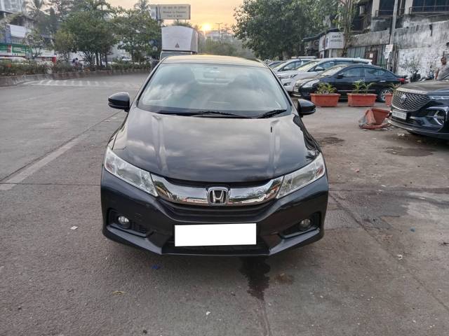 https://images10.gaadi.com/usedcar_image/4536729/original/processed_35046d7ca13891a7d15fe8f9727327e7.jpg?imwidth=6402