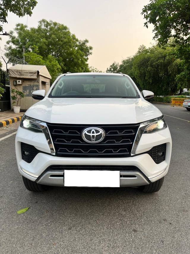 https://images10.gaadi.com/usedcar_image/4536740/original/processed_3783ea0f8ea12bc7d5328e6f906dab49.jpg?imwidth=6400