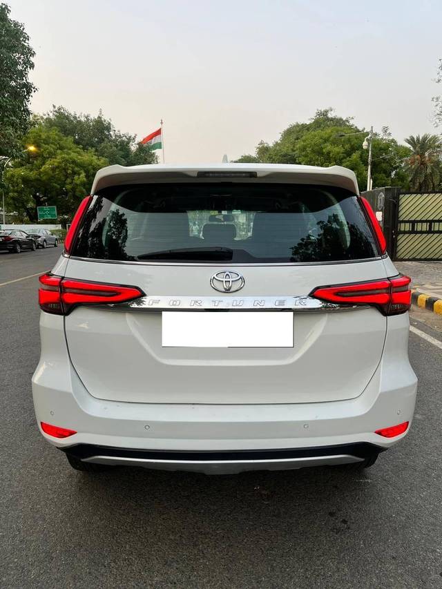 https://images10.gaadi.com/usedcar_image/4536740/original/processed_d058000aa5c7b9eaa84bebabcfb0f3b8.jpg?imwidth=6402