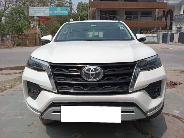 https://images10.gaadi.com/usedcar_image/4536740/original/processed_f955cadbb18c62d3f2b908843730a0d5.jpg?imwidth=6400
