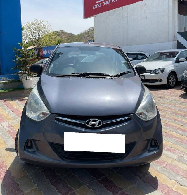 https://images10.gaadi.com/usedcar_image/4536742/original/processed_19d69bb31b0c7d93287d09e8cd064e14.jpg?imwidth=6402
