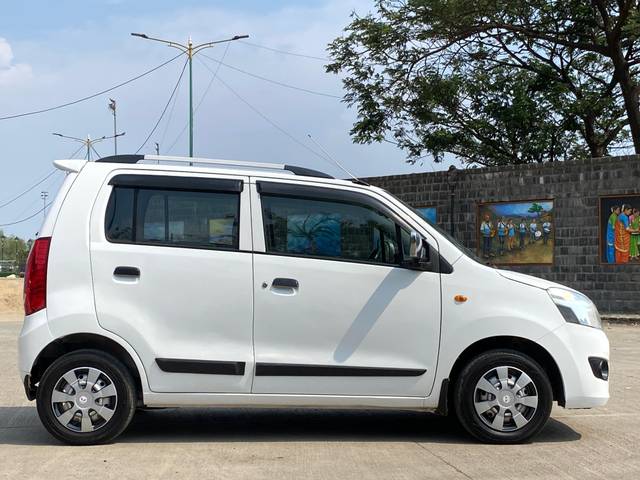 https://images10.gaadi.com/usedcar_image/4536745/original/77ce1706533b2c5b0017e449408420ce.jpg?imwidth=6401