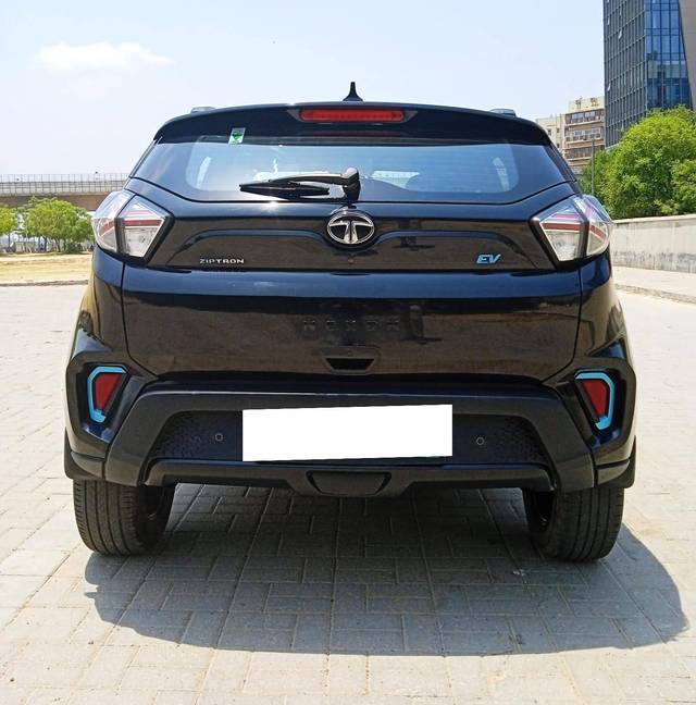 https://images10.gaadi.com/usedcar_image/4536753/original/processed_819111bc6bc2db6139064117838237fb.jpg?imwidth=6402