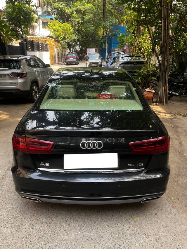 https://images10.gaadi.com/usedcar_image/4536755/original/processed_7b1bf799-ded9-43f8-90a0-f4a2d7f87344.jpg?imwidth=6401