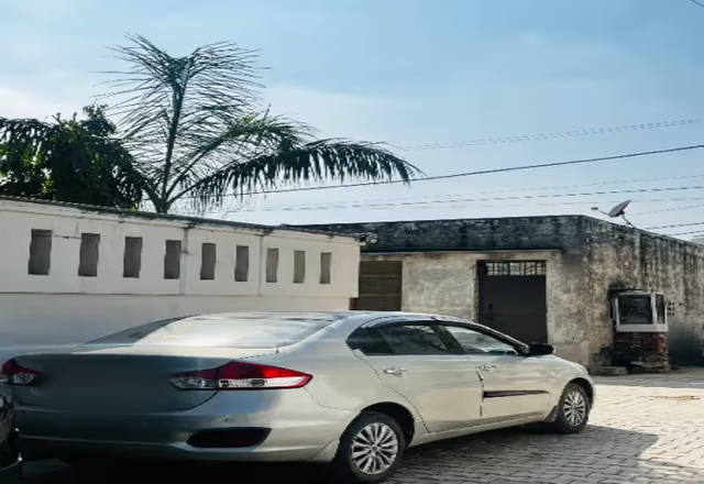 https://images10.gaadi.com/usedcar_image/4536760/original/78e0ffc9-109b-4278-ad2b-cd30253b32e4.?imwidth=6402