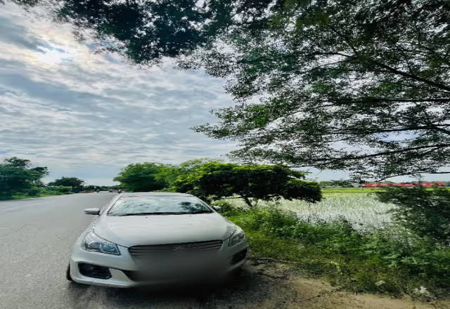 https://images10.gaadi.com/usedcar_image/4536760/original/8d73b039-3459-4d3b-922d-c74613e6ec8d.?imwidth=6401