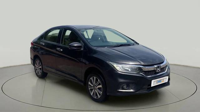 https://images10.gaadi.com/usedcar_image/4536765/original/d8493cdc4851a60658483904d302340d.jpg?imwidth=6400