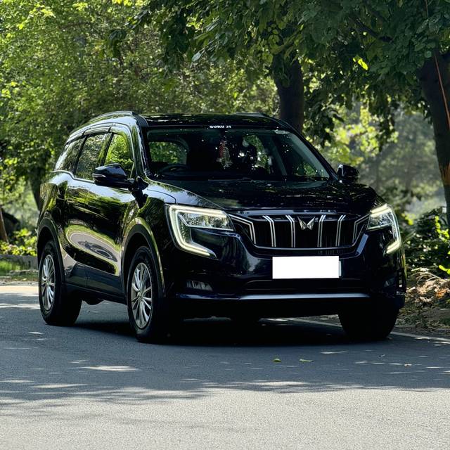 https://images10.gaadi.com/usedcar_image/4536771/original/processed_8f2e5de7302f575f0db2923bab9c29e4.jpg?imwidth=6400