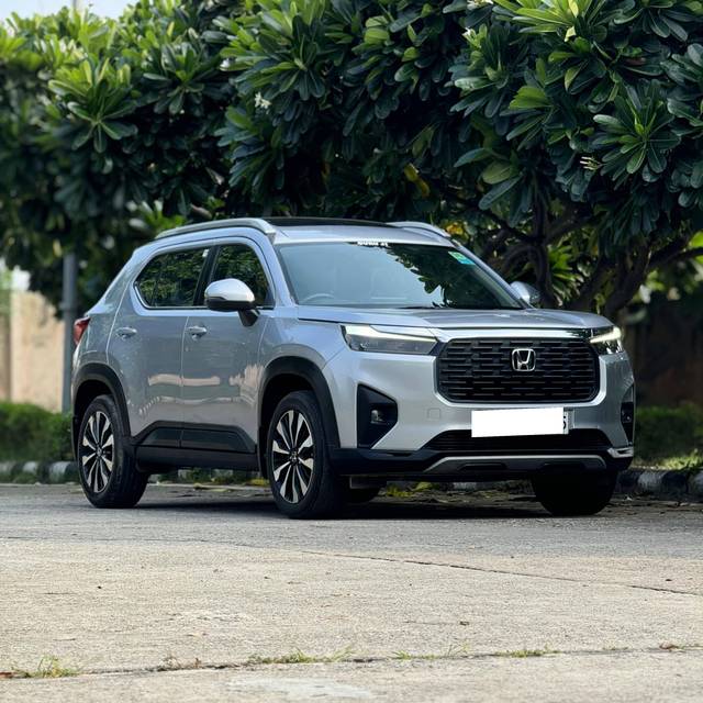https://images10.gaadi.com/usedcar_image/4536773/original/processed_301ba58b169abe015addae292c86f898.jpg?imwidth=6400