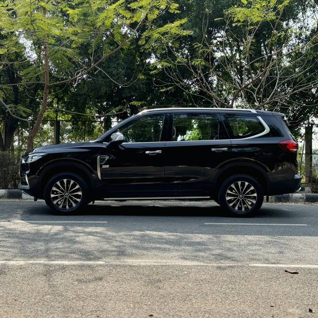https://images10.gaadi.com/usedcar_image/4536780/original/b82fb99f89e307ad6065588b7d0a5990.jpg?imwidth=6402