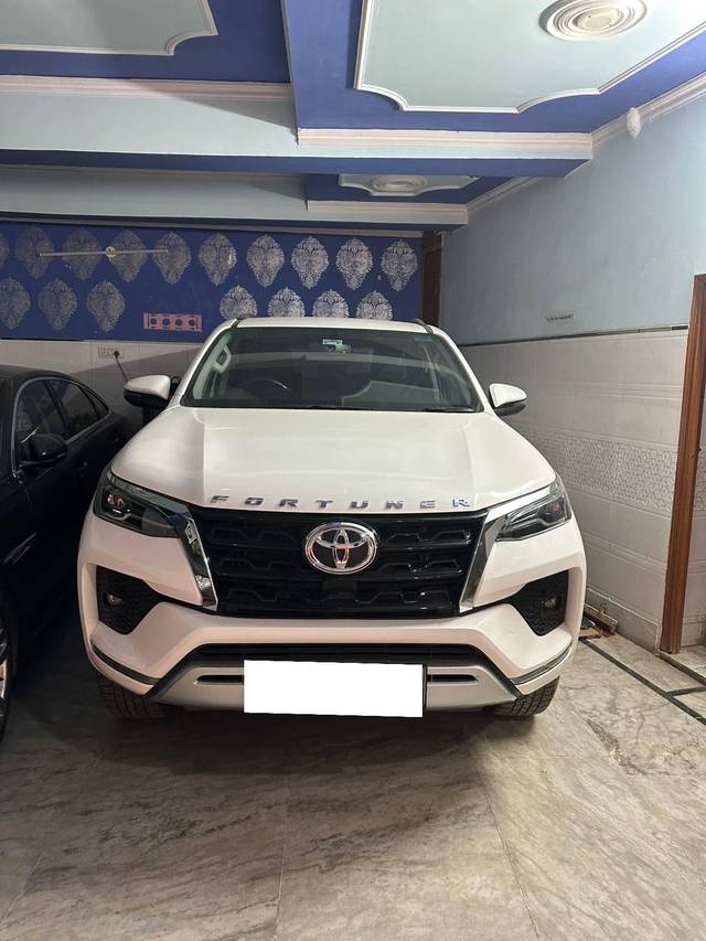 https://images10.gaadi.com/usedcar_image/4536782/original/processed_53772a48-00c6-4532-b6b4-eb639366efde.jpg?imwidth=6400
