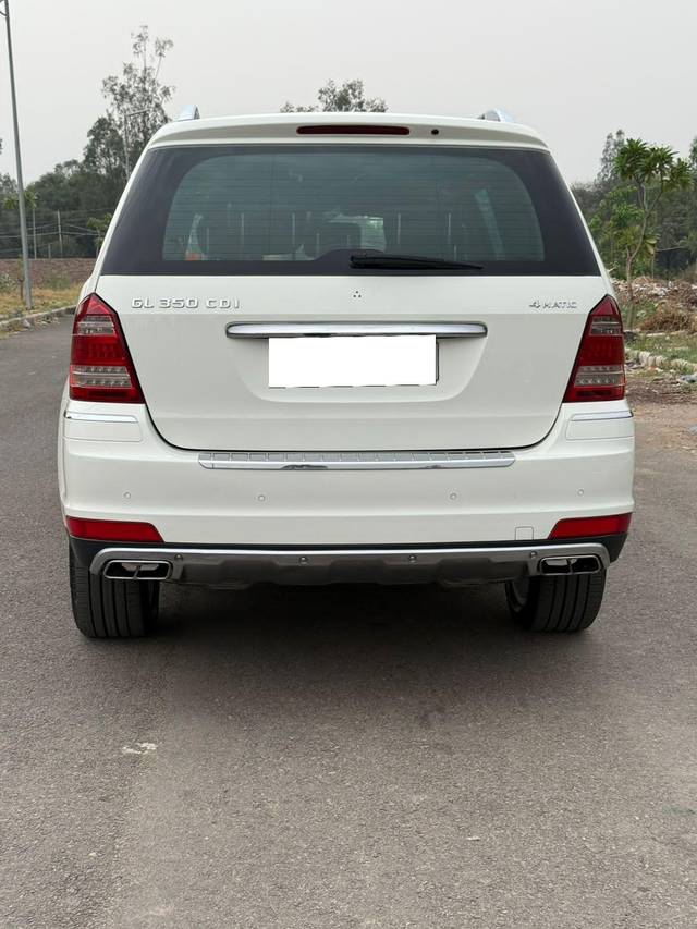 https://images10.gaadi.com/usedcar_image/4536787/original/processed_f649bcf3f601a1c4d527d8e734376094.jpg?imwidth=6402