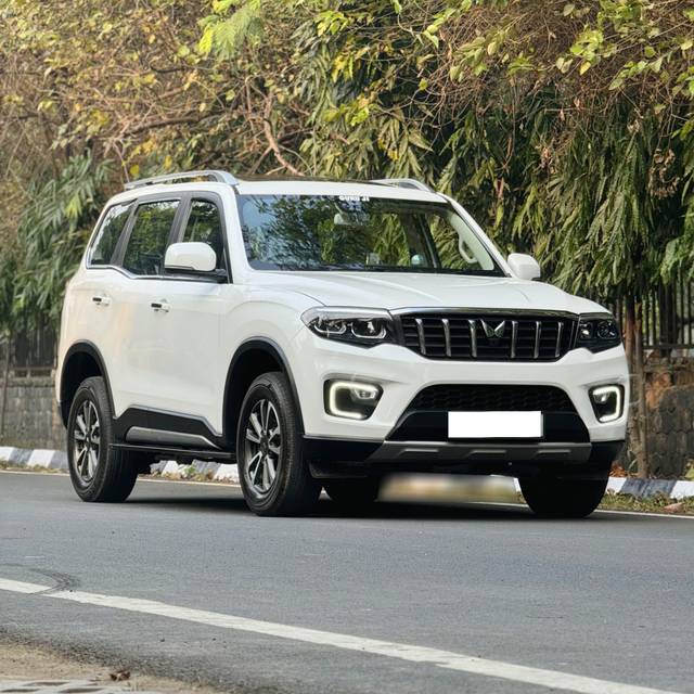https://images10.gaadi.com/usedcar_image/4536800/original/processed_47b068c7dd86e33b2ba79507bfb3a4f2.jpg?imwidth=6400