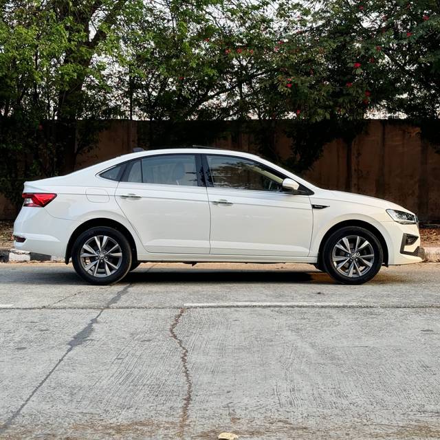 https://images10.gaadi.com/usedcar_image/4536804/original/7a0ad903d55cad6c3794135d2e2a5c8b.jpg?imwidth=6401