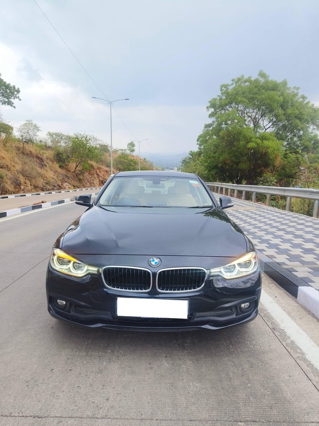 Second-hand 2017 BMW 3 Series 320d for sale in Pune-5
