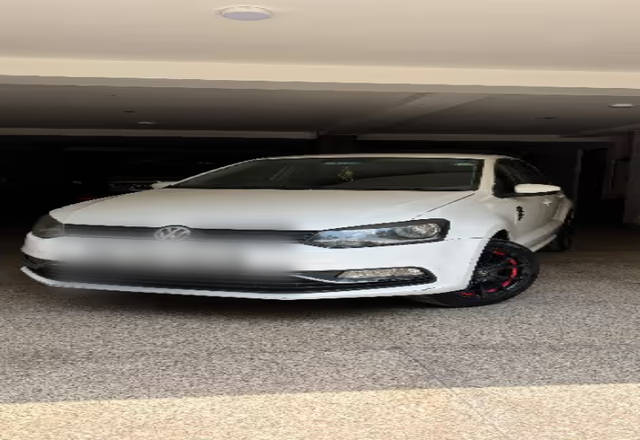 https://images10.gaadi.com/usedcar_image/4536856/original/fbf55499-2192-4f26-b54d-225daca9bfc7.?imwidth=6401