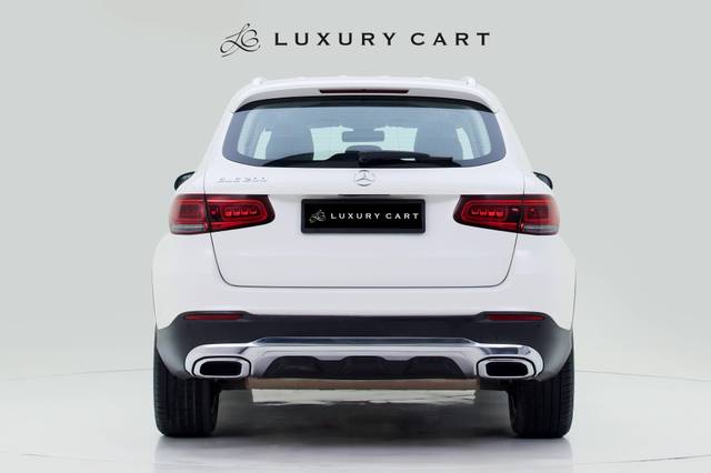https://images10.gaadi.com/usedcar_image/4536857/original/processed_cba98d2ae9aaf7f9851a99bd1337c3fe.jpg?imwidth=6402