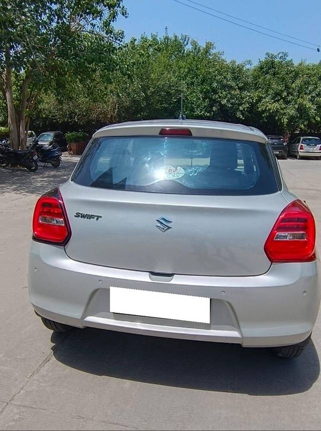 https://images10.gaadi.com/usedcar_image/4536865/original/processed_00962b3c07562bb349568ba466aba6b2.jpg?imwidth=6401