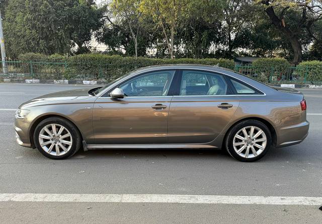 https://images10.gaadi.com/usedcar_image/4536878/original/da6b5c05def6a4d27ae1901359b3b01c.jpg?imwidth=6402