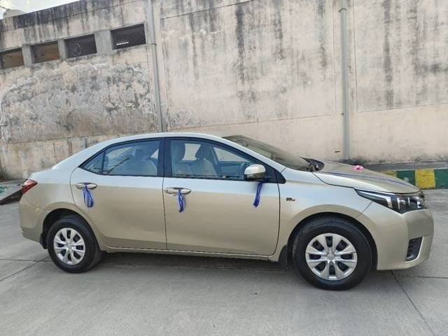 https://images10.gaadi.com/usedcar_image/4536885/original/8da50bd16bb630197c3f0a7c5c85ccaf.jpg?imwidth=6401