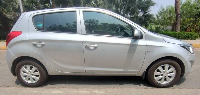 https://images10.gaadi.com/usedcar_image/4536888/original/processed_ef5755119eb36b098db30990ce1aa583.jpg?imwidth=6401