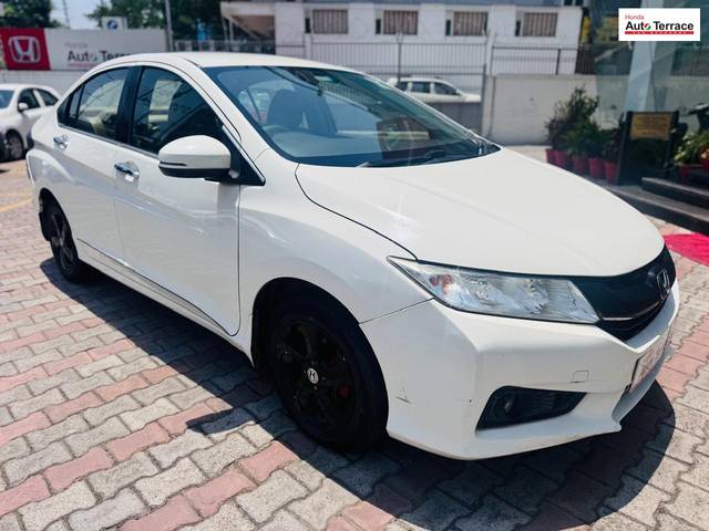 https://images10.gaadi.com/usedcar_image/4536891/original/f25f8cd7e900434280de30fd3885922a.jpg?imwidth=6400
