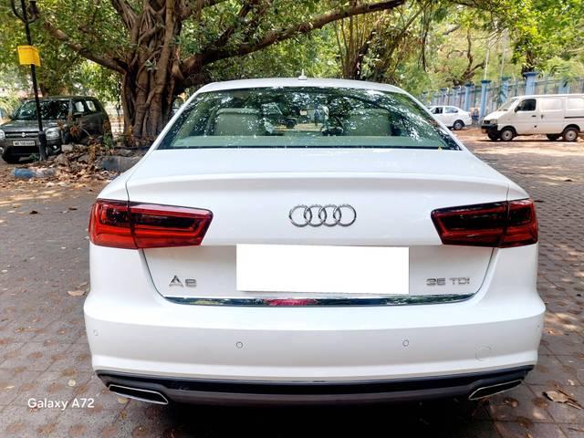 https://images10.gaadi.com/usedcar_image/4536895/original/processed_318e1126b9eebed445fc65afd9608854.jpg?imwidth=6401