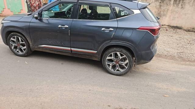 https://images10.gaadi.com/usedcar_image/4536900/original/processed_582fb1d2f5a5f7a0208ecea3796dc2bf.jpg?imwidth=6401