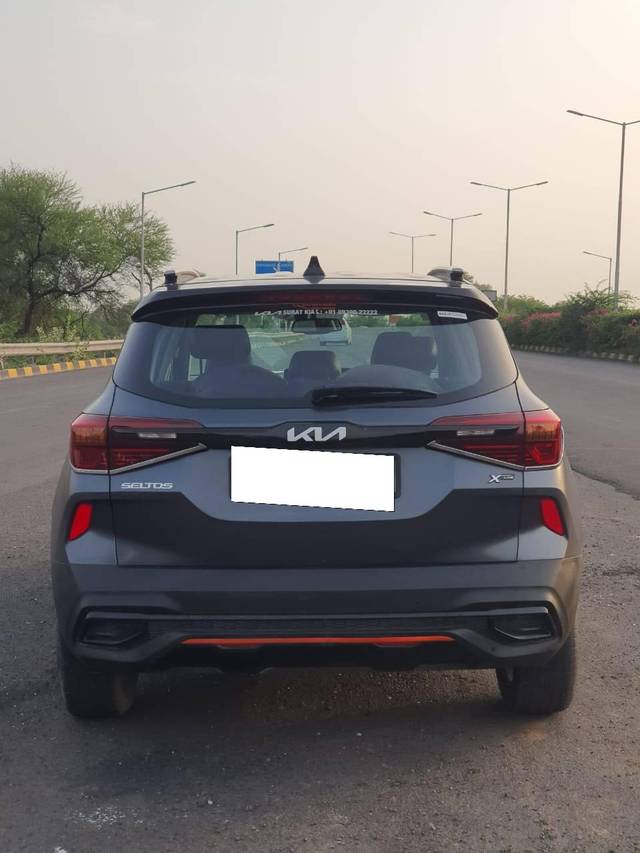 https://images10.gaadi.com/usedcar_image/4536900/original/processed_c04f9c341a3e7dff0a3af1b5e610e70f.jpg?imwidth=6402