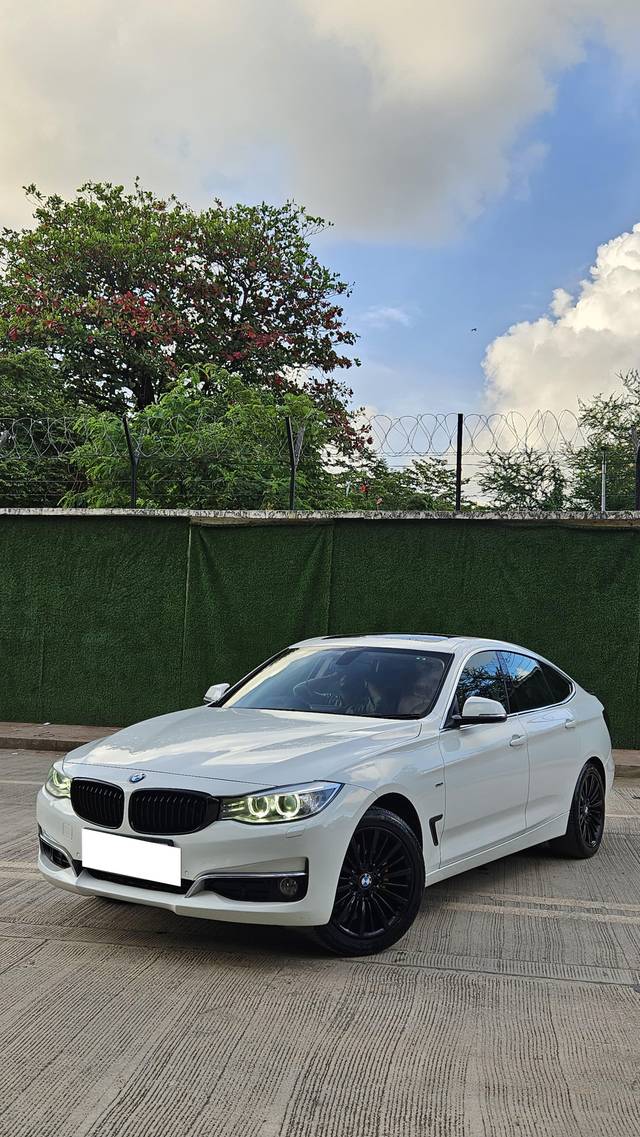 https://images10.gaadi.com/usedcar_image/4536902/original/processed_b2de64cb195b6fa8d5834aec9afd8183.jpeg?imwidth=6402