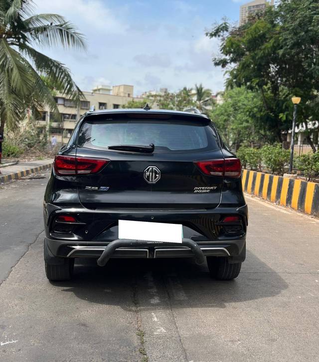 https://images10.gaadi.com/usedcar_image/4536904/original/processed_79e88275404d9002c9f37ef9d47321b3.jpeg?imwidth=6402
