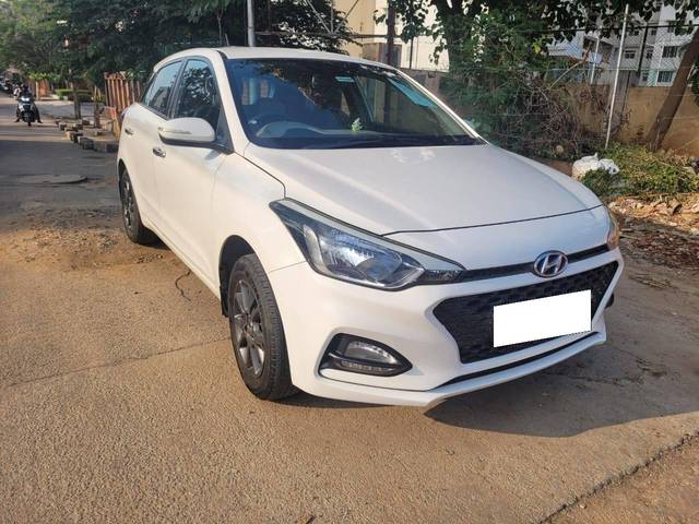 https://images10.gaadi.com/usedcar_image/4536910/original/processed_d724c178bcf6daccf295137068ca2f10.jpg?imwidth=6400