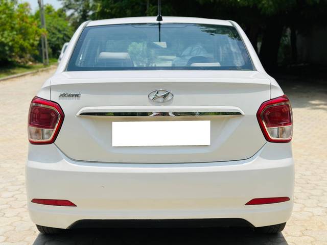 https://images10.gaadi.com/usedcar_image/4536913/original/processed_3b63c515b432e7f3ae279d4aa99d5792.jpg?imwidth=6402