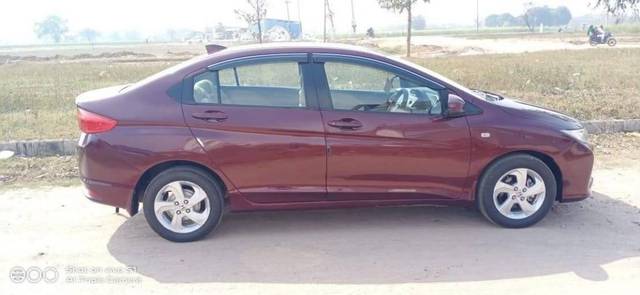 https://images10.gaadi.com/usedcar_image/4536914/original/processed_5b58bf1c46237317562cba9e27fa35ce.jpg?imwidth=6401