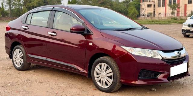 https://images10.gaadi.com/usedcar_image/4536919/original/processed_b5fe44062bb2a0ef96a93d33f75092b5.jpg?imwidth=6400