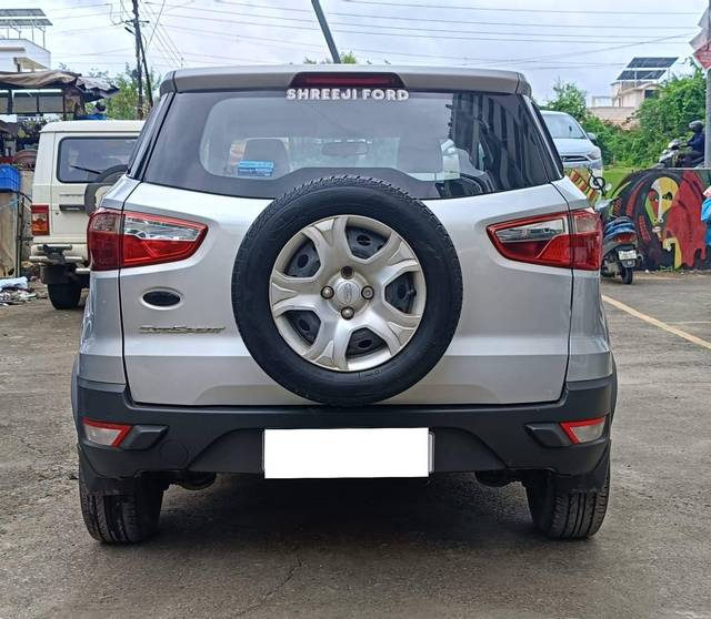 https://images10.gaadi.com/usedcar_image/4536928/original/processed_d5f3a6671f1f0cbc3c3c7f98ff7f9b7b.jpg?imwidth=6402