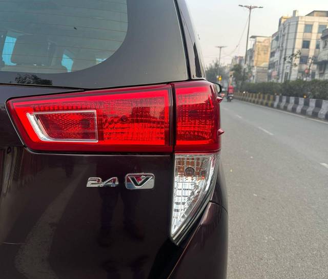 https://images10.gaadi.com/usedcar_image/4536944/original/processed_2c45ff54b7695b5b165a7c3edb50f0e2.jpg?imwidth=6401